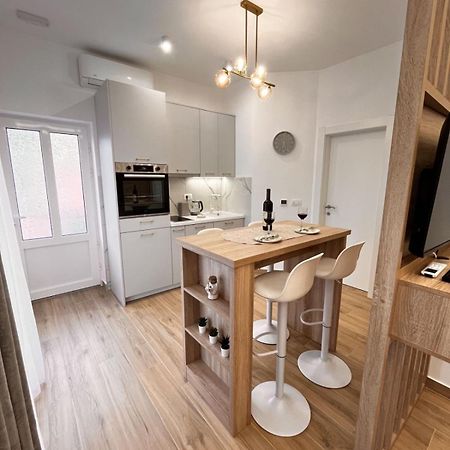 Dmm Apartments Tivat Bagian luar foto