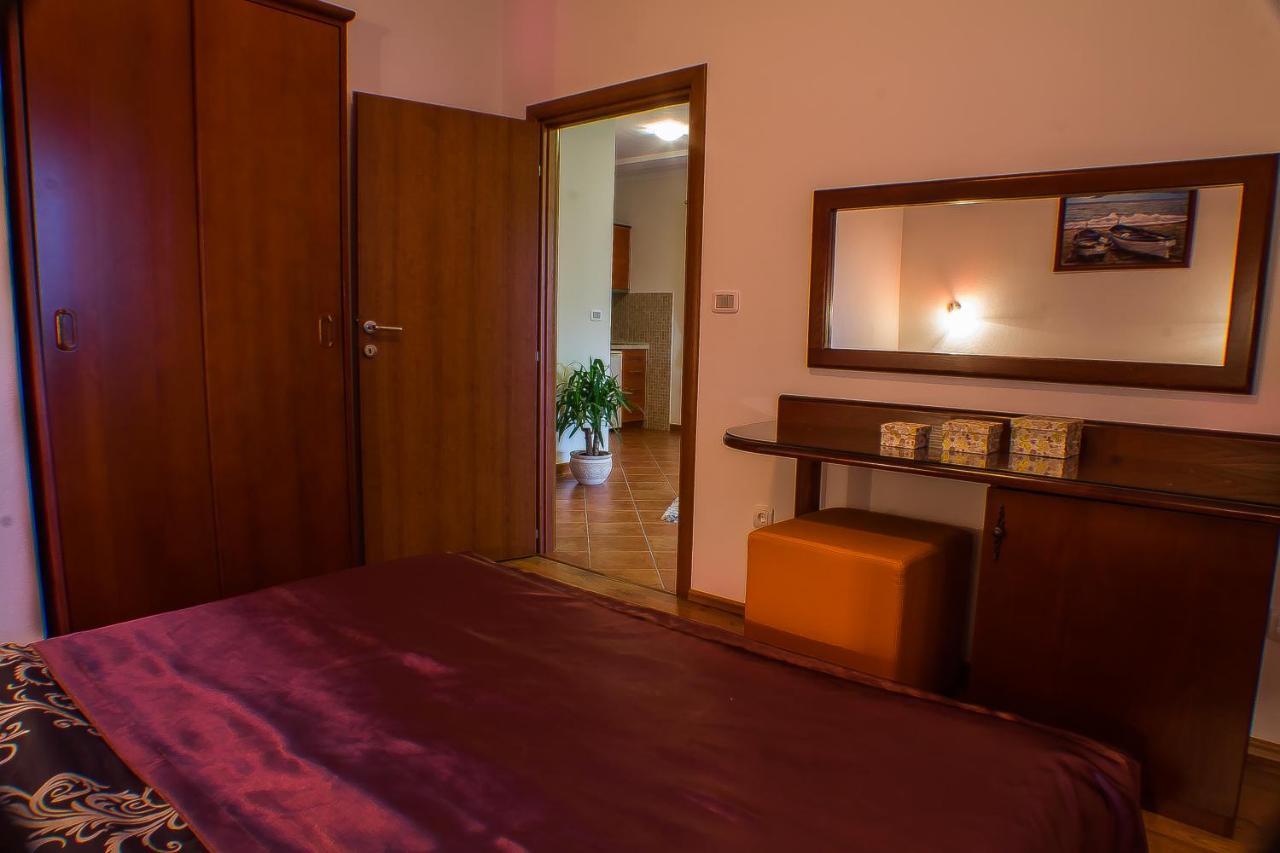 Dmm Apartments Tivat Bagian luar foto