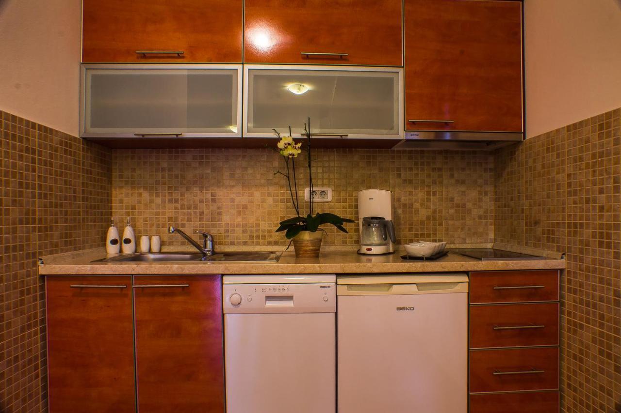Dmm Apartments Tivat Bagian luar foto