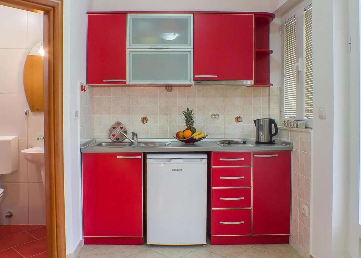 Dmm Apartments Tivat Bagian luar foto