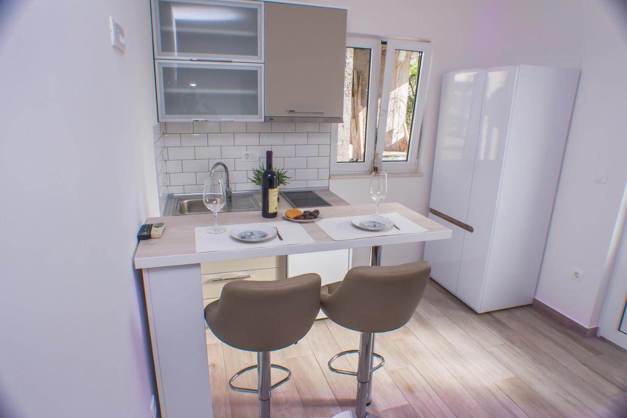 Dmm Apartments Tivat Bagian luar foto