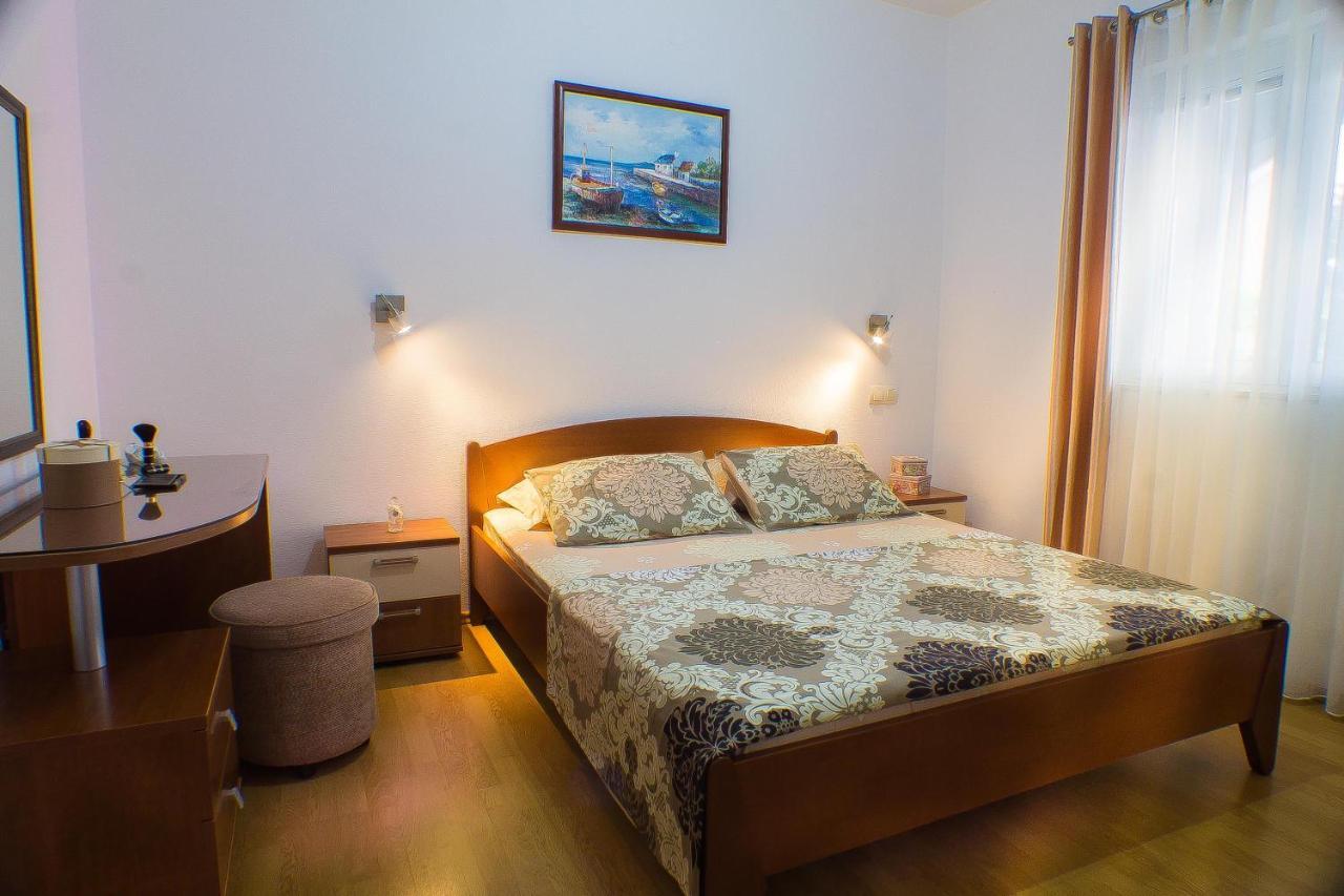 Dmm Apartments Tivat Bagian luar foto
