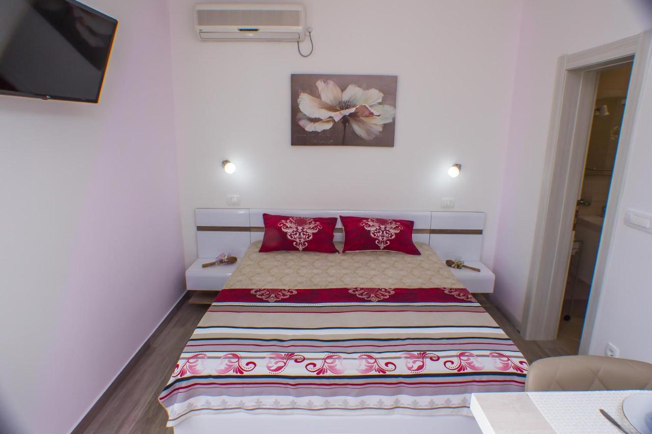 Dmm Apartments Tivat Bagian luar foto