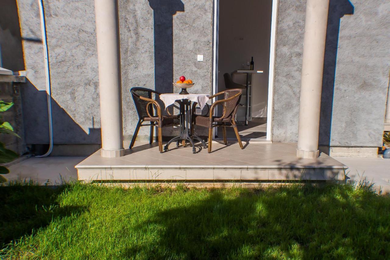 Dmm Apartments Tivat Bagian luar foto