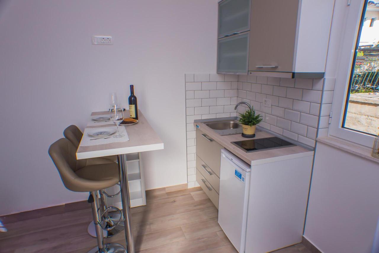 Dmm Apartments Tivat Bagian luar foto