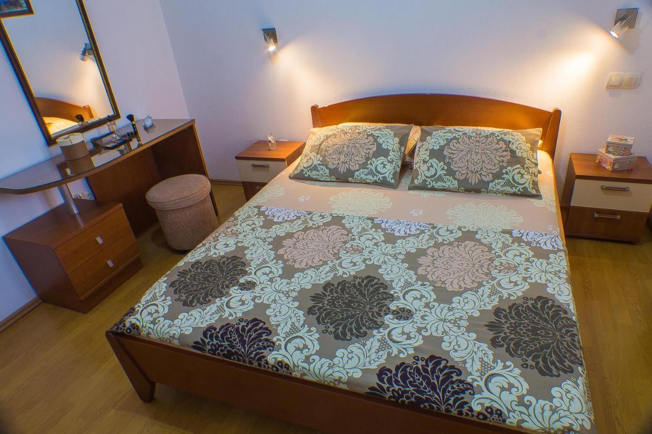 Dmm Apartments Tivat Bagian luar foto
