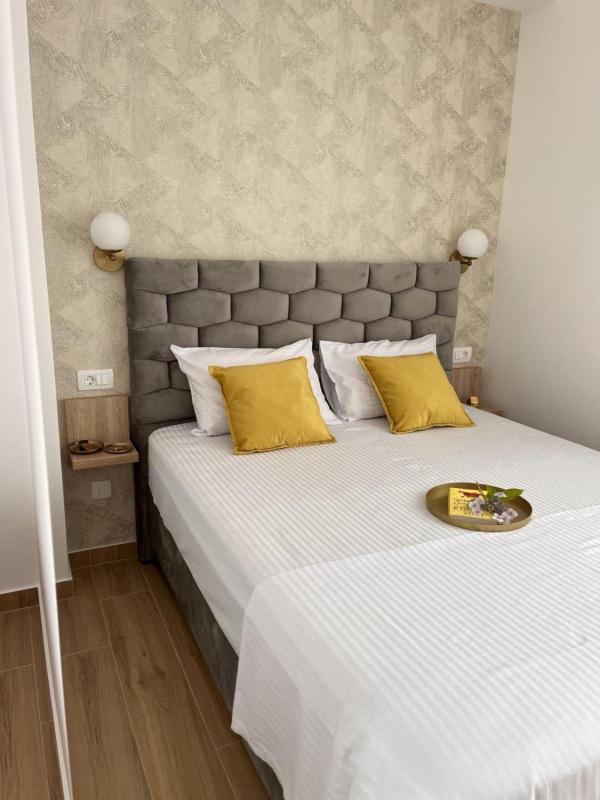 Dmm Apartments Tivat Bagian luar foto