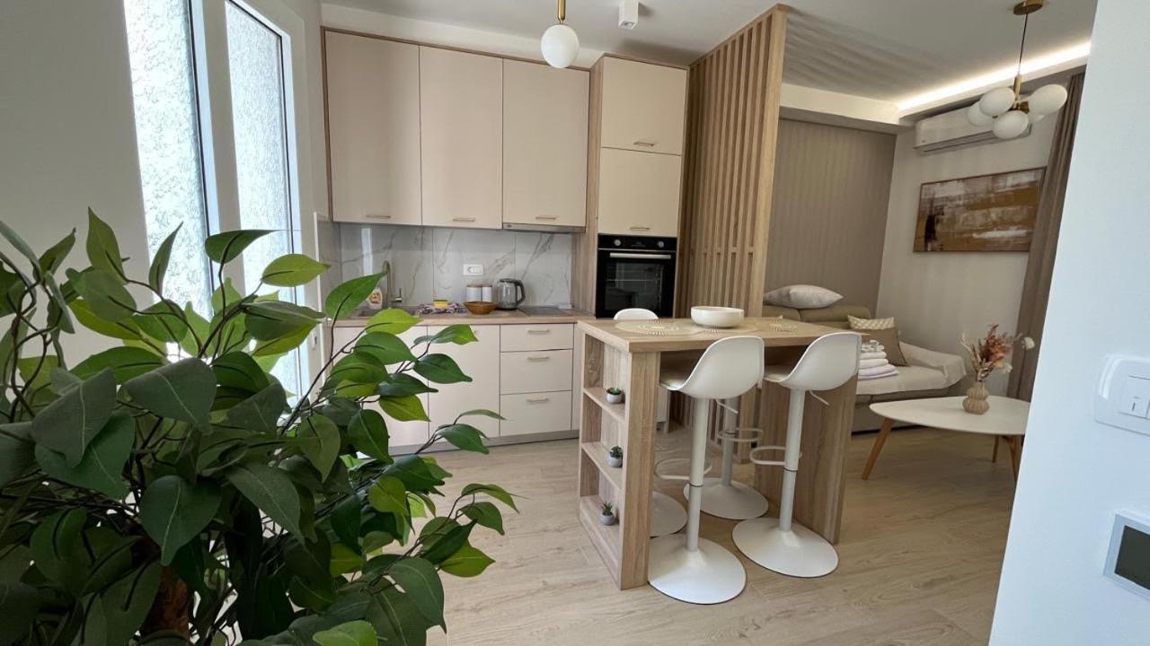 Dmm Apartments Tivat Bagian luar foto